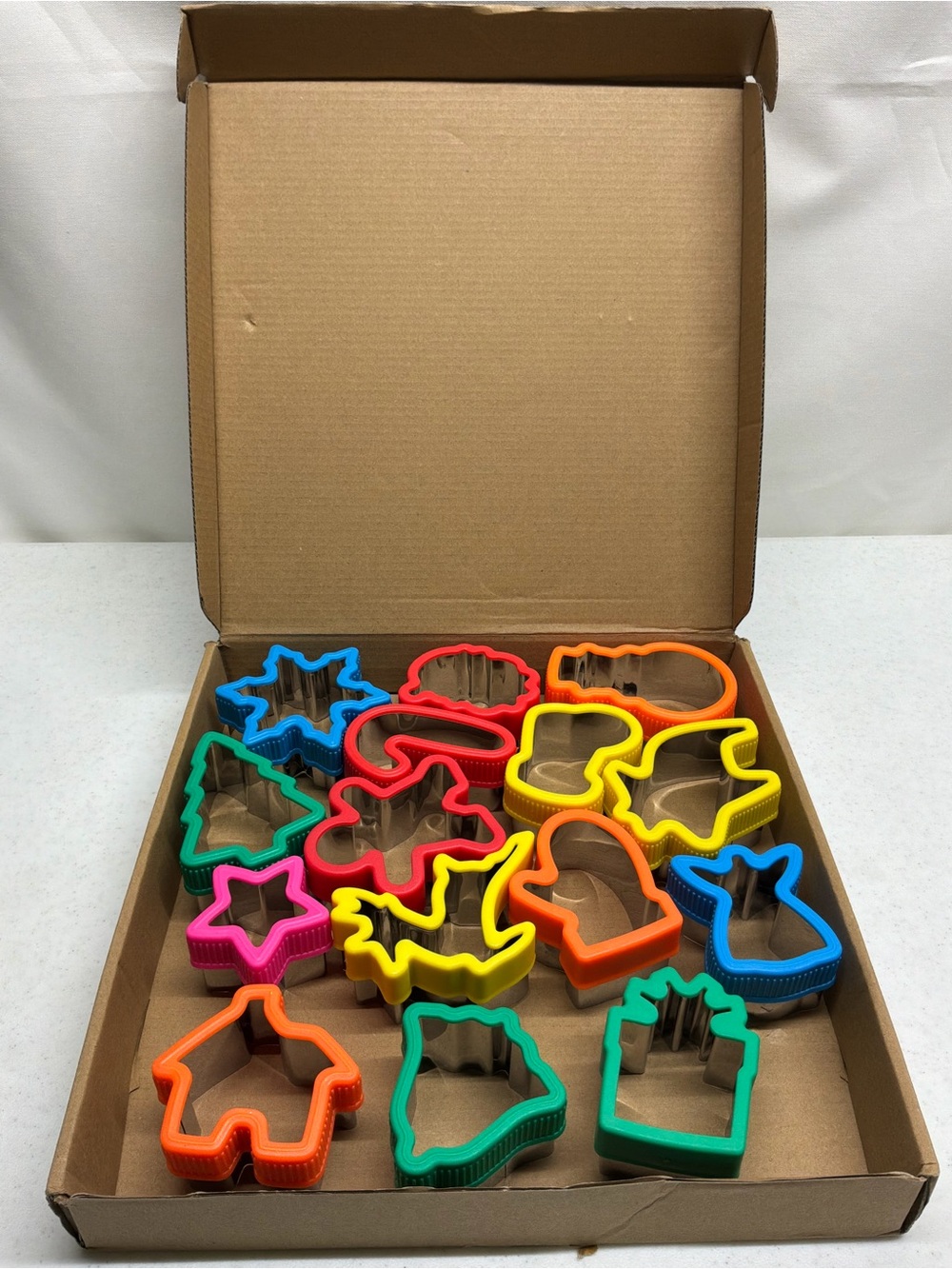 Colorful Assorted Christmas Cookie Cutters New in Box - 15 Piece Set